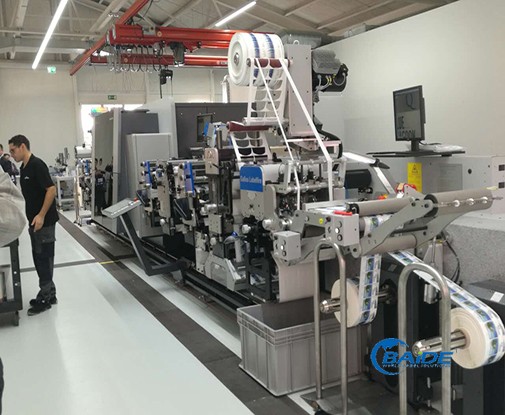 江西百得標(biāo)簽印刷PS版UV輪轉(zhuǎn)印刷機(jī)